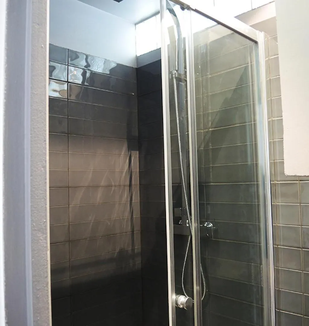 Homestay Private With Bathroom In Sunny Flat *